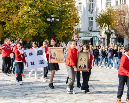 С празнично шествие и концертна програма, Разлог отбелязва Деня на народните будители
