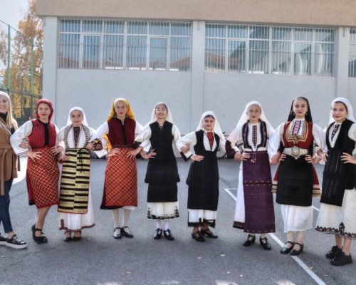 Децата на Банско с гордост отбелязаха Деня на народните будители