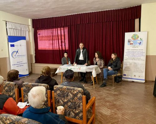 Жителите на село Бело поле научиха как да заменят безплатно старите си отоплителни уреди с екологични алтернативи