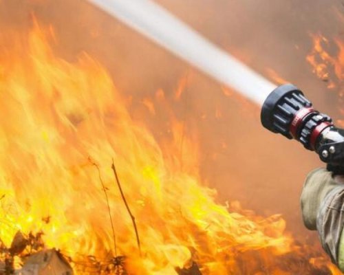 Гори жилищна сграда в района на полицията в Благоевград
