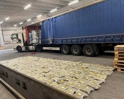 Тираджия опита да внесе 233 кг марихуана през ГКПП Кулата /Снимки/