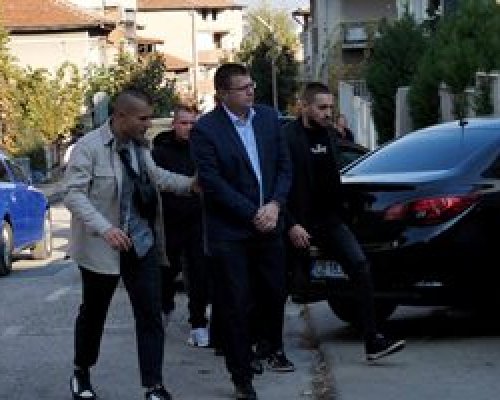 Изведоха с белезници шефа на полицията в Петрич