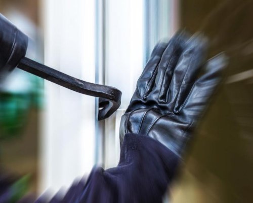 Свиха пари и злато от жилище в Петрич