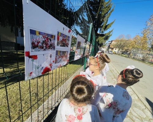 С изложба от изминали години, ДГ  Ален мак  в Разлог отбеляза своя 50-годишен юбилей