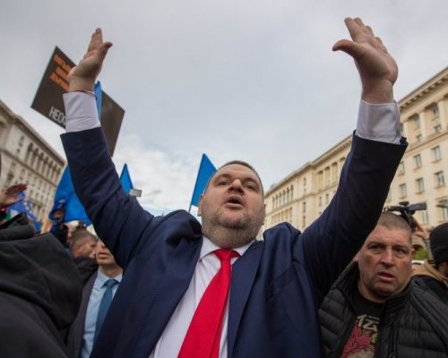 Пеевски към протестиращите пред НС: Вие сте моето семейство