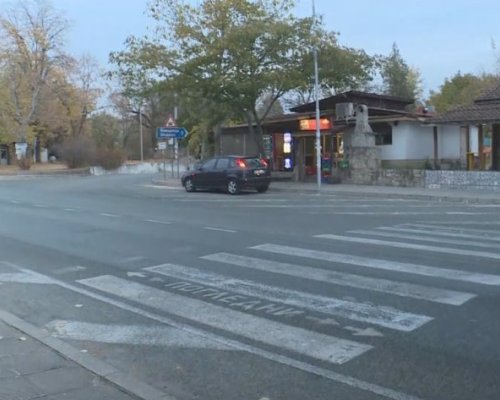 За легнали полицаи на пътя Е-79 настояват жители на Струмяни