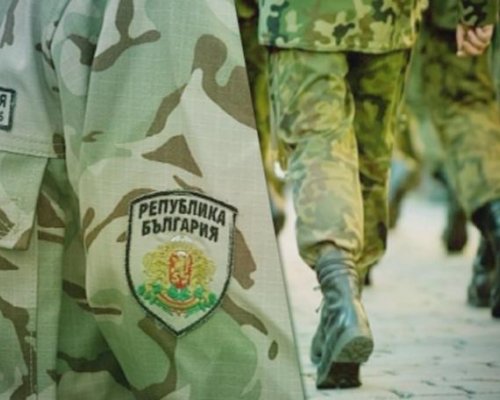 Без паника: Демонстрации в благоевградската казарма