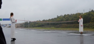 10 дни предсрочно пуснаха Лот 2 на АМ Струма, за по-малко от час стигаме до столицата