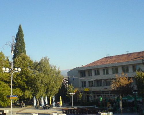 Подменят уличното осветление в Кочериново и селата в общината