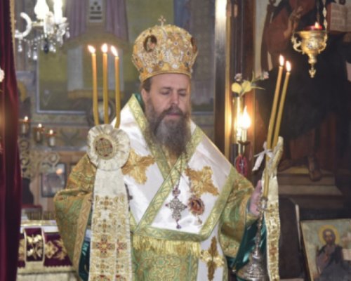 Владиката благослови вярващи в Симитли