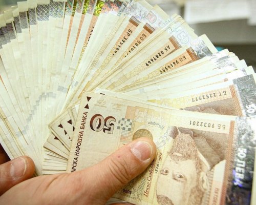 1077 лв става минималната заплата