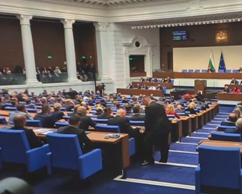 Пореден неуспешен опит: Депутатите не избраха председател на НС