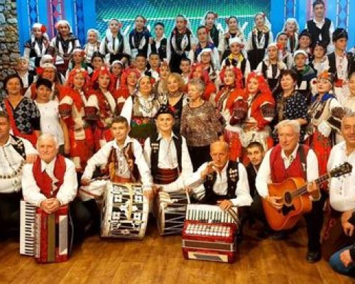 Центърът за фолклор Етно Илинден с концерт в читалището на село Баня
