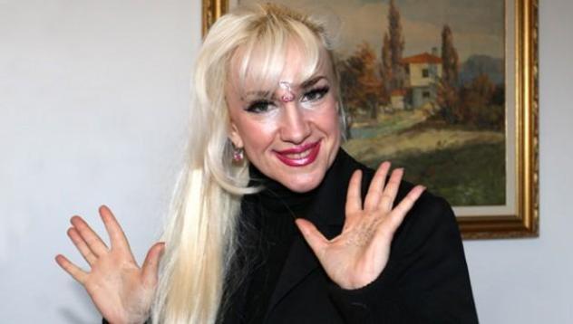Сашка Васева се завръща на сцената Сашка Васева се завръща на сцената