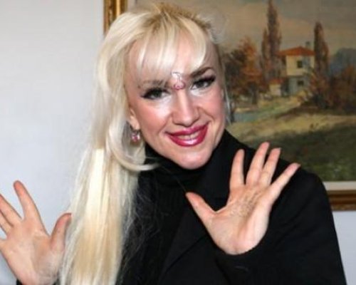 Сашка Васева се завръща на сцената
