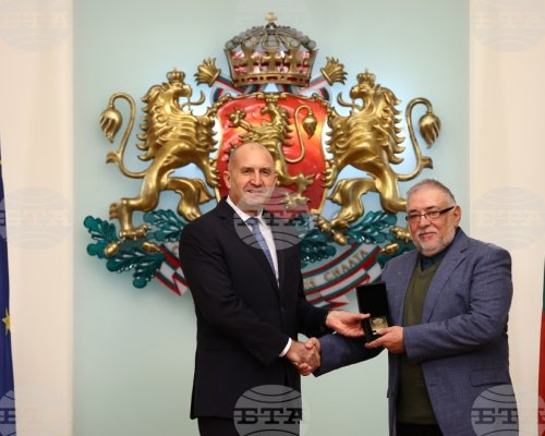 Руска Стоименова и Кирил Пецев удостоени с Почетния знак на президента