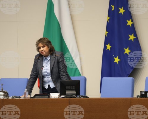 Една друга България е възможна, написа председателят на парламента Наталия Киселова и благодари за подкрепата със стих на Вапцаров