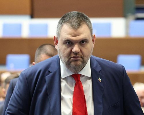 Пеевски: Аз няма да отида на консултации при Радев