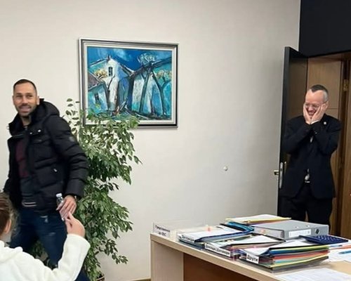 Какво прави Петър Занев в кабинета на кмета?