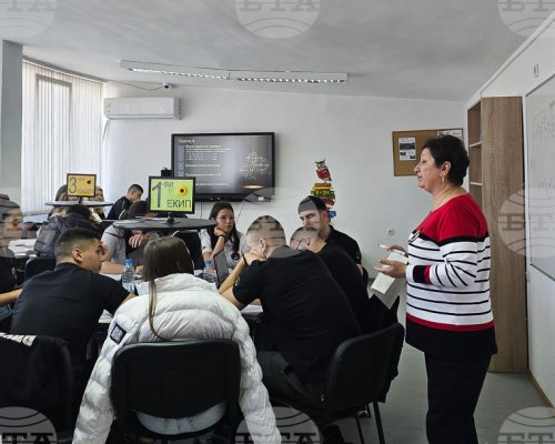 В Профилирана гимназия Пейо Яворов-Петрич представиха иновативен подход за свързване на учебните предмети математика и информатика