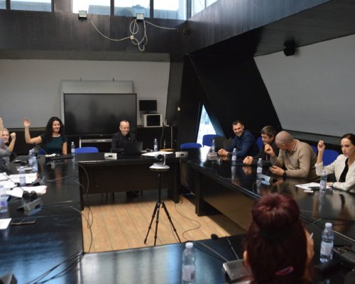 Байкушев отстъпи, намали скока на туристическия данък