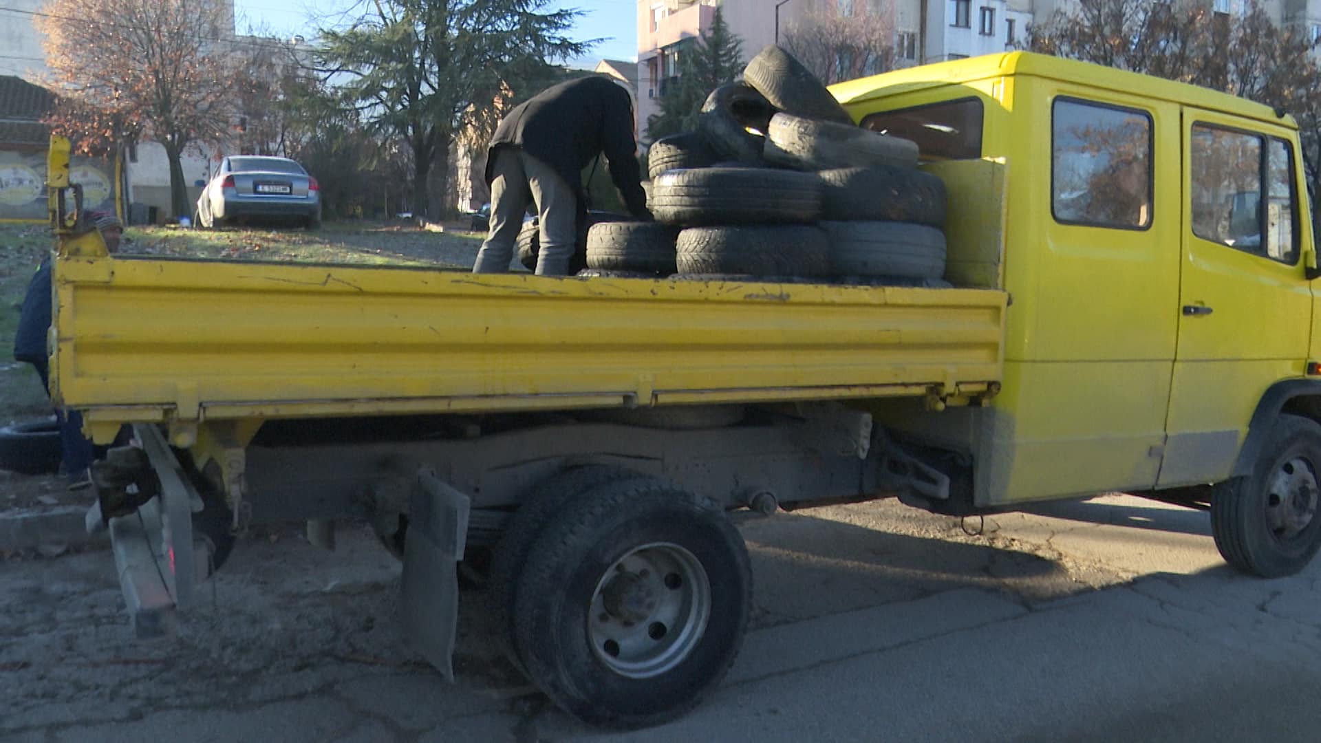 Акция за събиране на излезли от употреба автомобилни гуми в Петрич