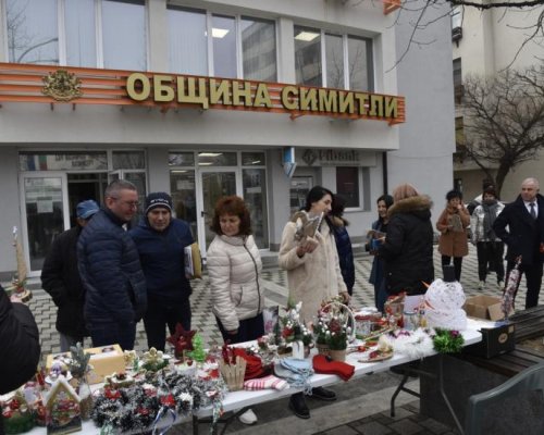 Кмет и администрация на Симитли се включиха в благотворителния базар за Лия