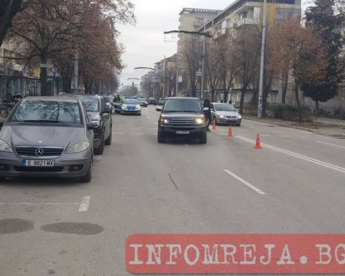 Джип помете възрастна жена на пешеходна пътека в Благоевград
