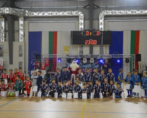 Благотворителният турнир по мини футбол ScaptoCup обедини деца и възрастни в Благоевград