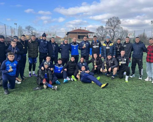 Днес се изиграха полуфиналните и финалните мачове на Коледния турнир по футбол на Община Дупница