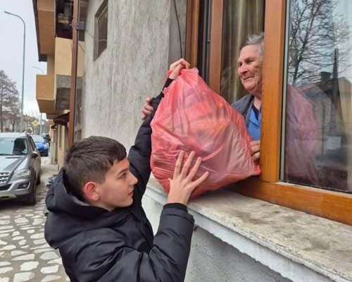 Бъди човек  стопли сърцата на 130 възрастни хора в Пиринско