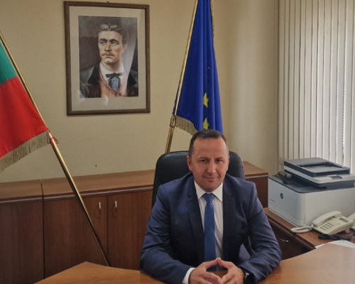 Георги Динев: Пожелавам Ви весели коледни и новогодишни празници!