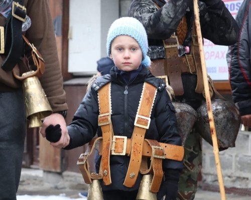 Банско празнува Коледа/Божичь/ с уникален обичай и шествие