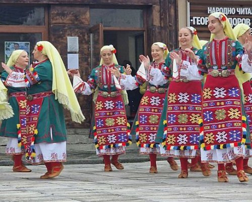 Коледа в Белица с концерт и конкурс за най-хубаво вино