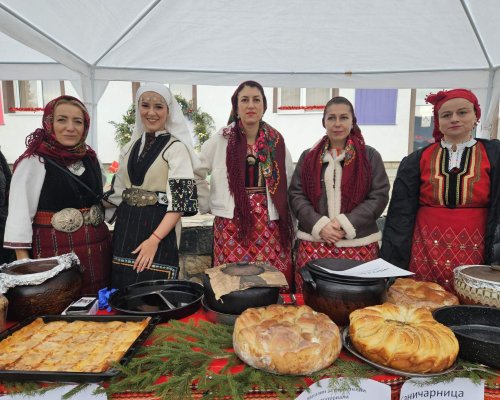 Добринище отбеляза Празника на капамата с богата трапеза, музика и благотворителност
