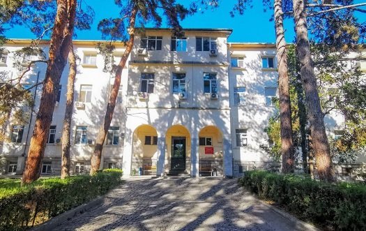 Студенти по медицина гостуваха в болницата в Сандански