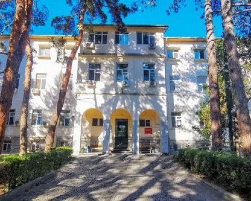 Студенти по медицина гостуваха в болницата в Сандански