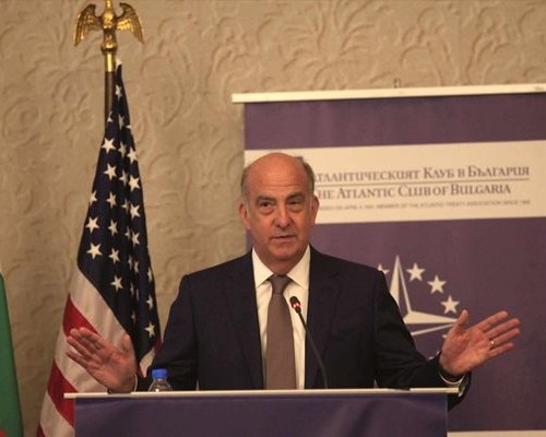 Кенет Мертен поздрави България за Новата година