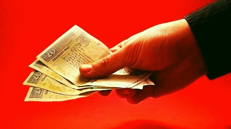 С 10 на сто скачат заплатите през 2025 година С 10 на сто скачат заплатите през 2025 година