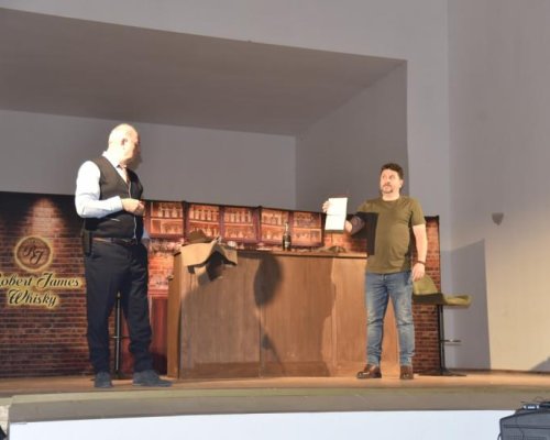 Спектакълът Джанго и Марк с впечатляващо гостуване в Крупник