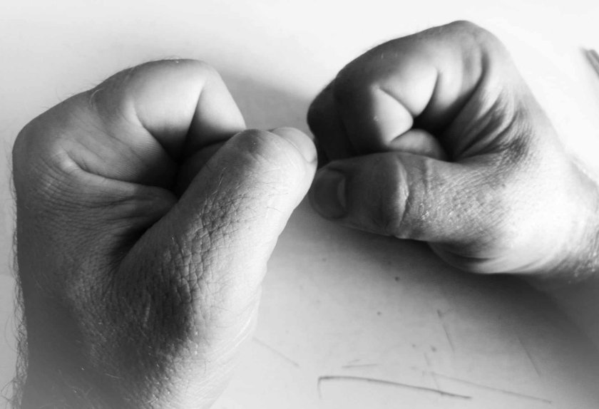 За 35 лв.: Непълнолетен и 83-годишен дядо пребиха мъж в с. Горна Крушица За 35 лв.: Непълнолетен и 83-годишен дядо пребиха мъж в с. Горна Крушица