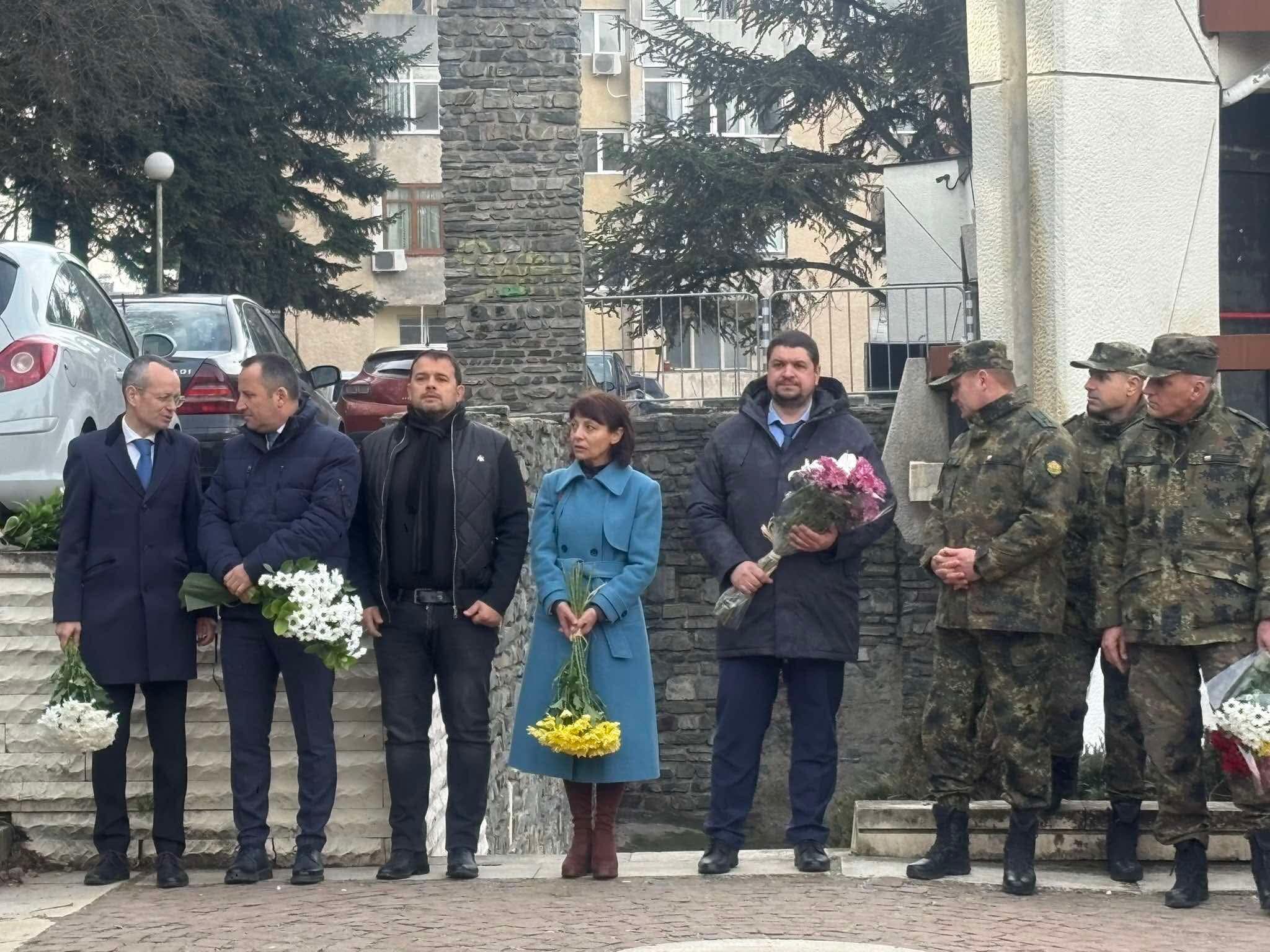 Благоевград почете 177 години от рождението на Христо Ботев Благоевград почете 177 години от рождението на Христо Ботев