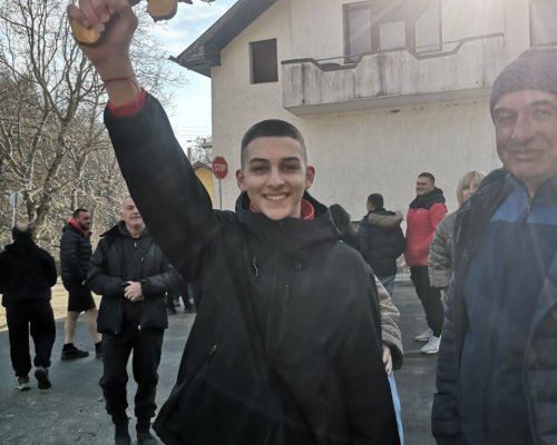 Деветокласник спаси Богоявленския кръст в Белица