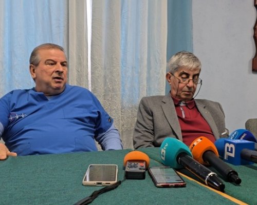 Лекарите от болницата в Сандански оттеглиха оставките си
