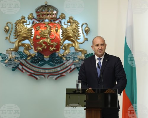 Радев за връчването на първия мандат: Ще дам още малко време на политическите партии