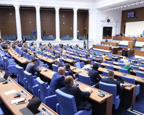 Депутатите гледат Бюджет 2025 г. в комисия