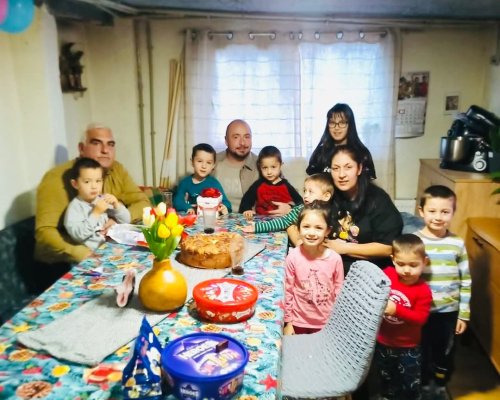 Кметът на Дупница Първан Дангов посети семейство с 9 деца в деня на Йоан Кръстител