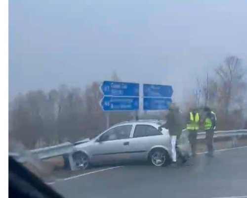 Опел Астра самокатастрофира край Банско