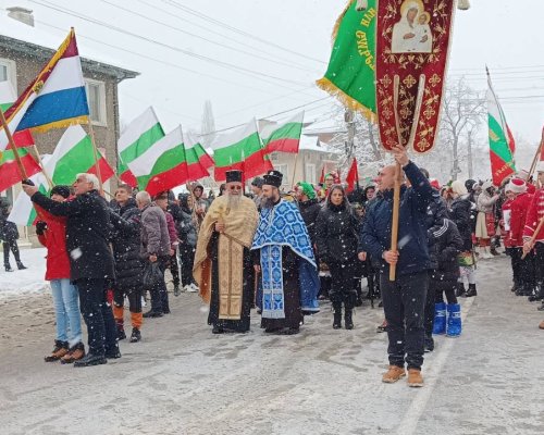 Дупница отбеляза 147 години от Освобождението с възстановка и тържествено шествие