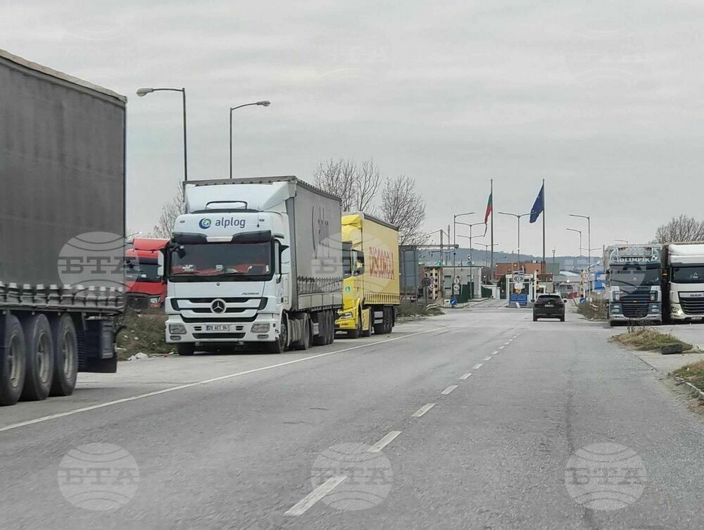 Интензивен е трафикът за товарни автомобили на ГКПП Лесово на границата с Турция Интензивен е трафикът за товарни автомобили на ГКПП Лесово на границата с Турция